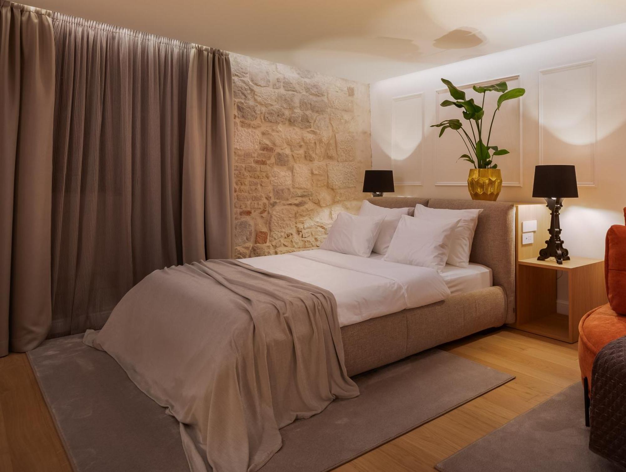 Golden Gate Luxury Rooms - Unique Unesco Location Split Exterior photo