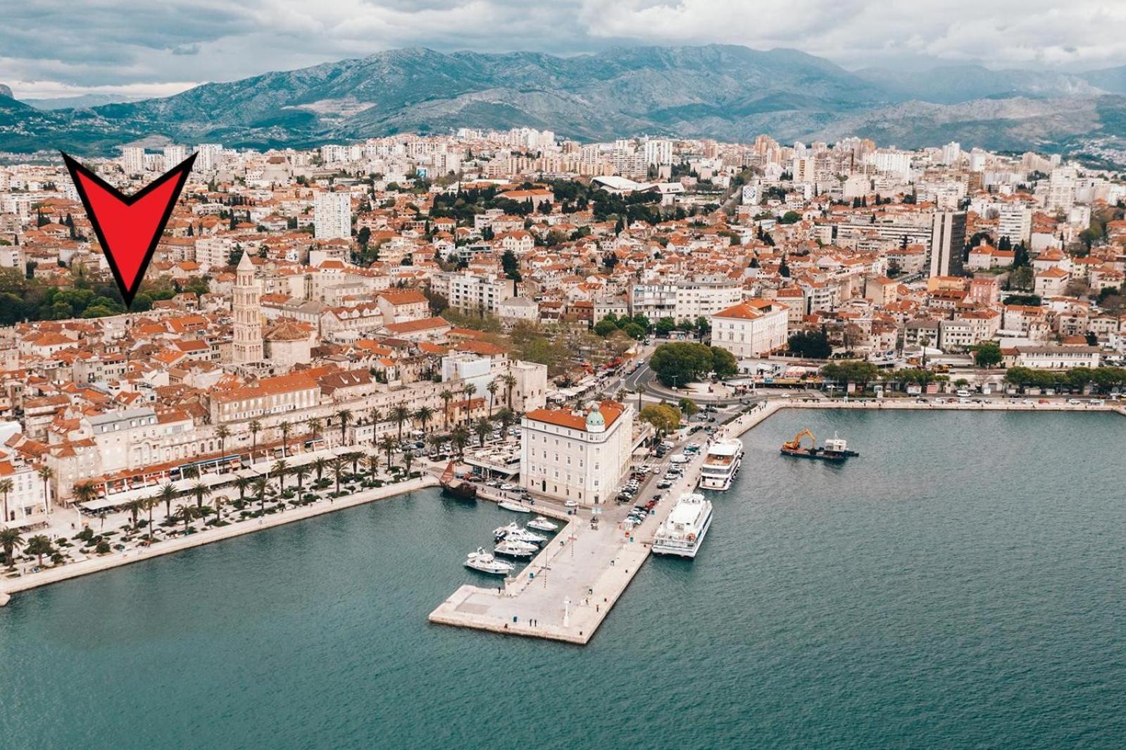 Golden Gate Luxury Rooms - Unique Unesco Location Split Exterior photo