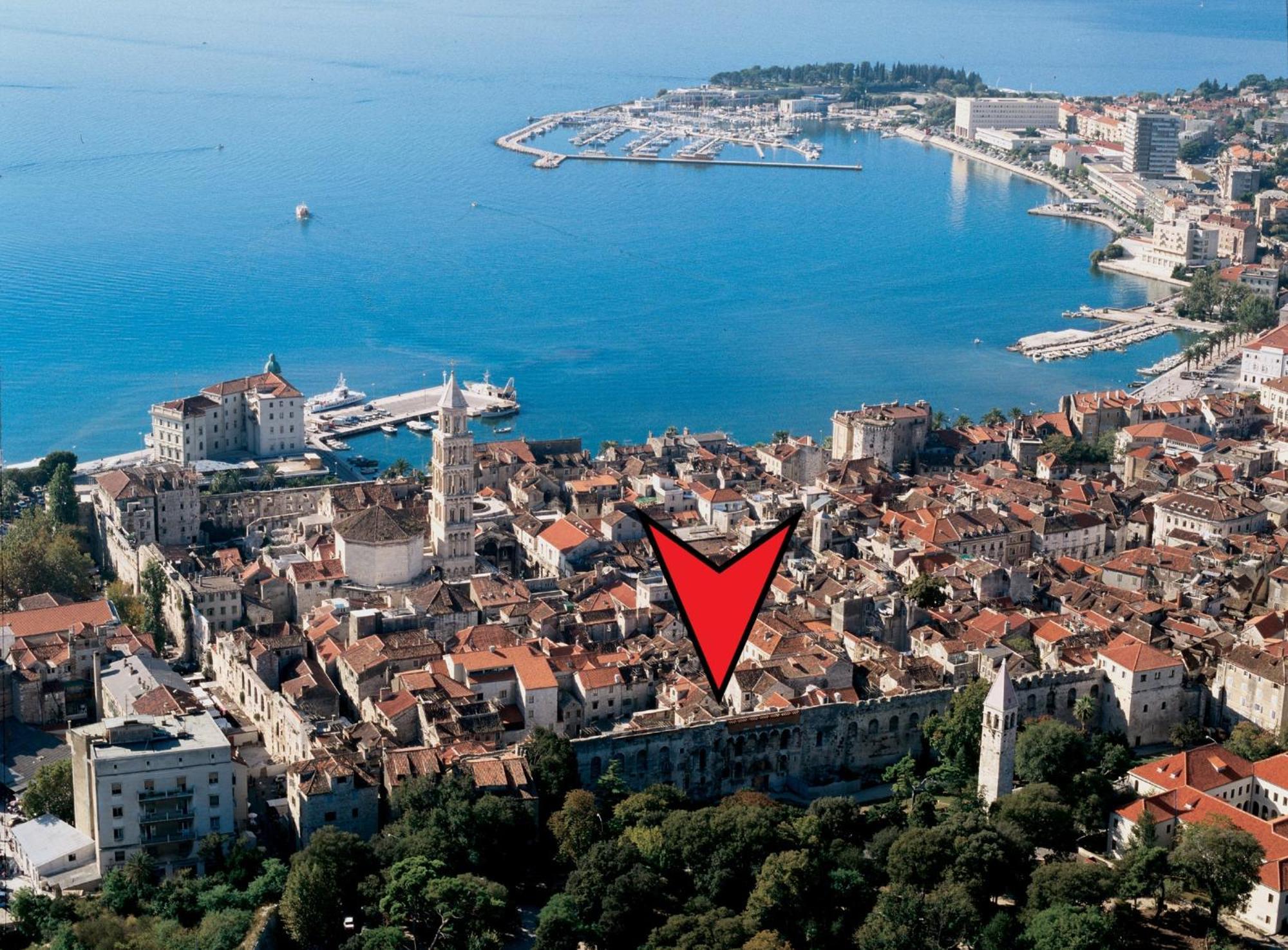 Golden Gate Luxury Rooms - Unique Unesco Location Split Exterior photo